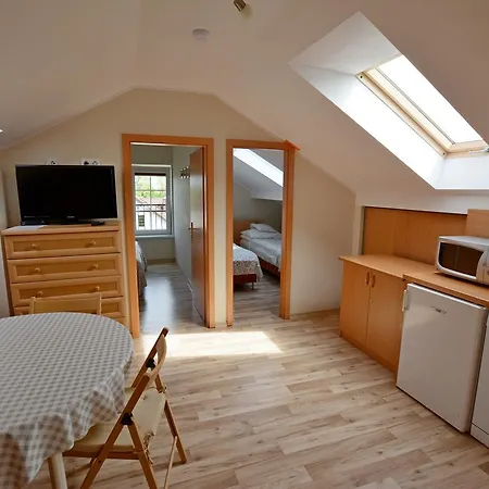 Antoja Проживание в семье Грзибово